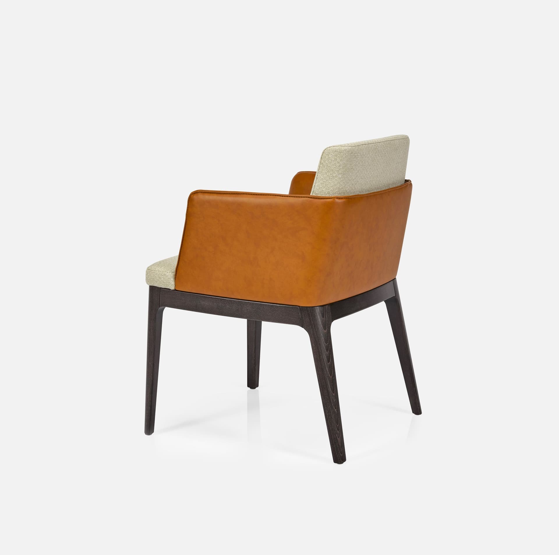 Chaise Bergere Jane par Zelder en hêtre naturel et simili coloris gris perle